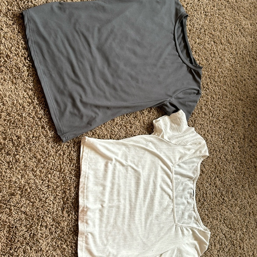 Super cute tops!